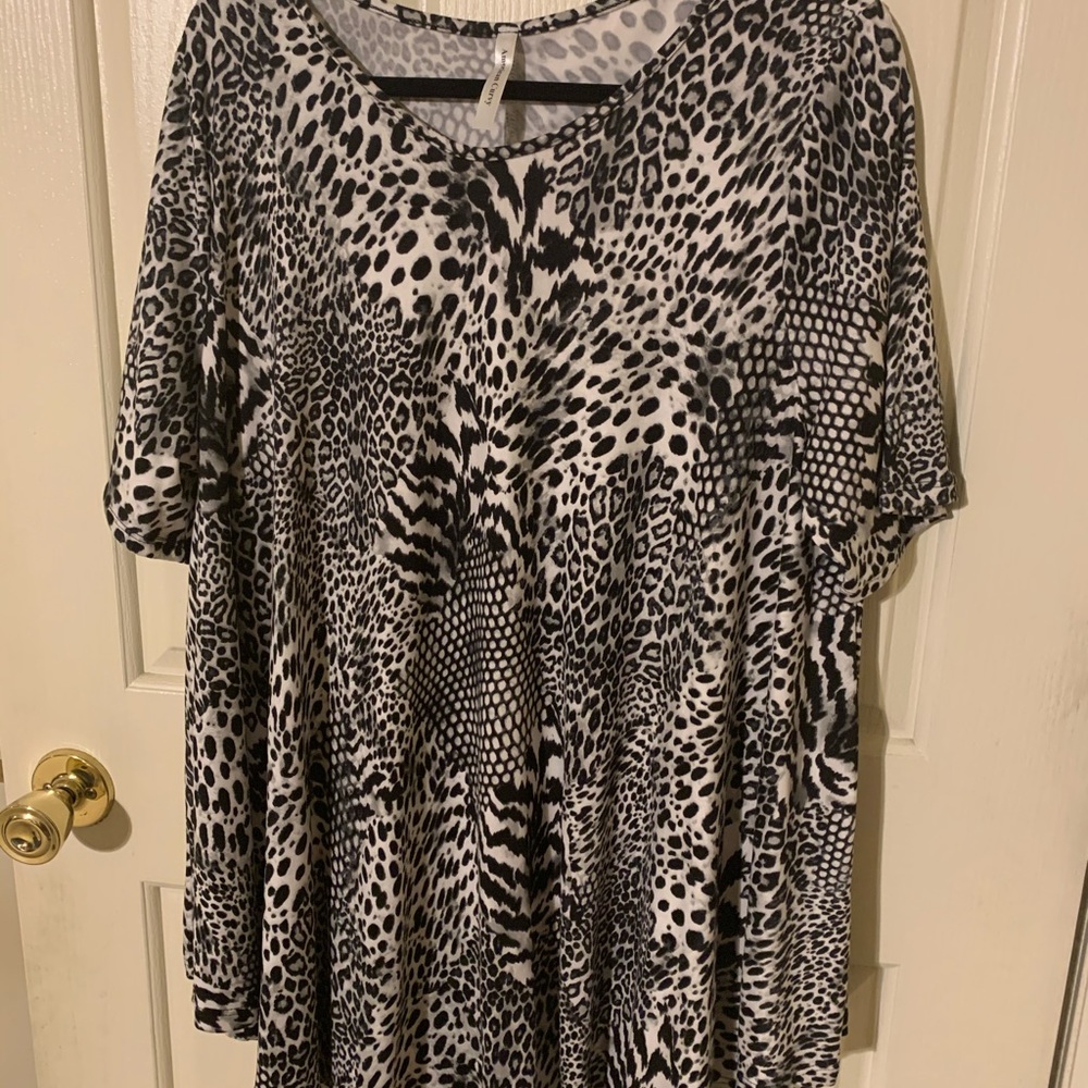EUC Animal Print Tunic *Butter Soft*